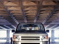 Land Rover Discovery 3 photo